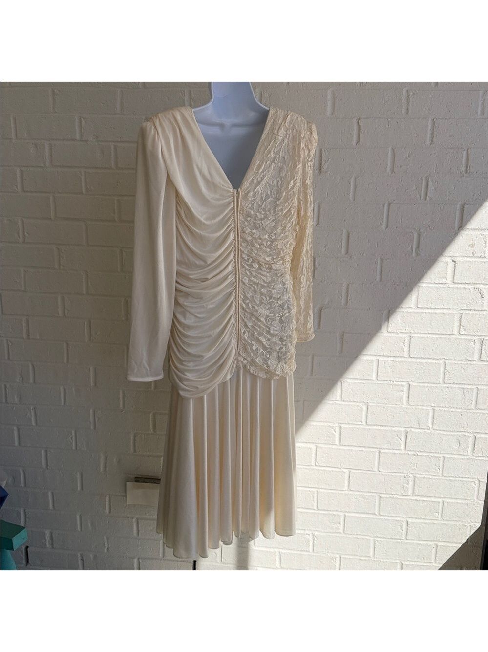 Filigree Ltd Vintage Elegant Ivory Draped Long Sleeve Special Occasion Dress 18W - Picture 12 of 17